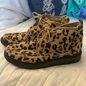 Earth Origins Leopard Print Ankle Boots 8.5W Wide Width